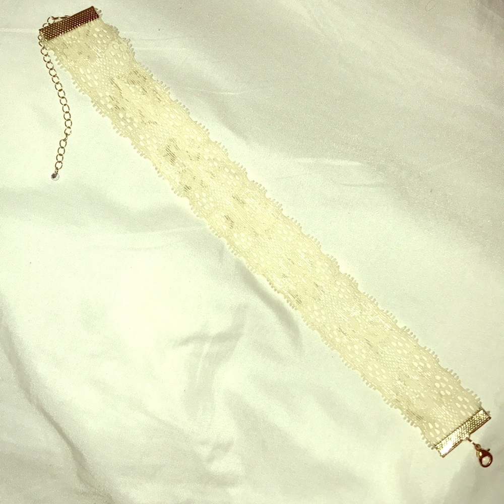Soft cream/off white thick lace choker with gold
